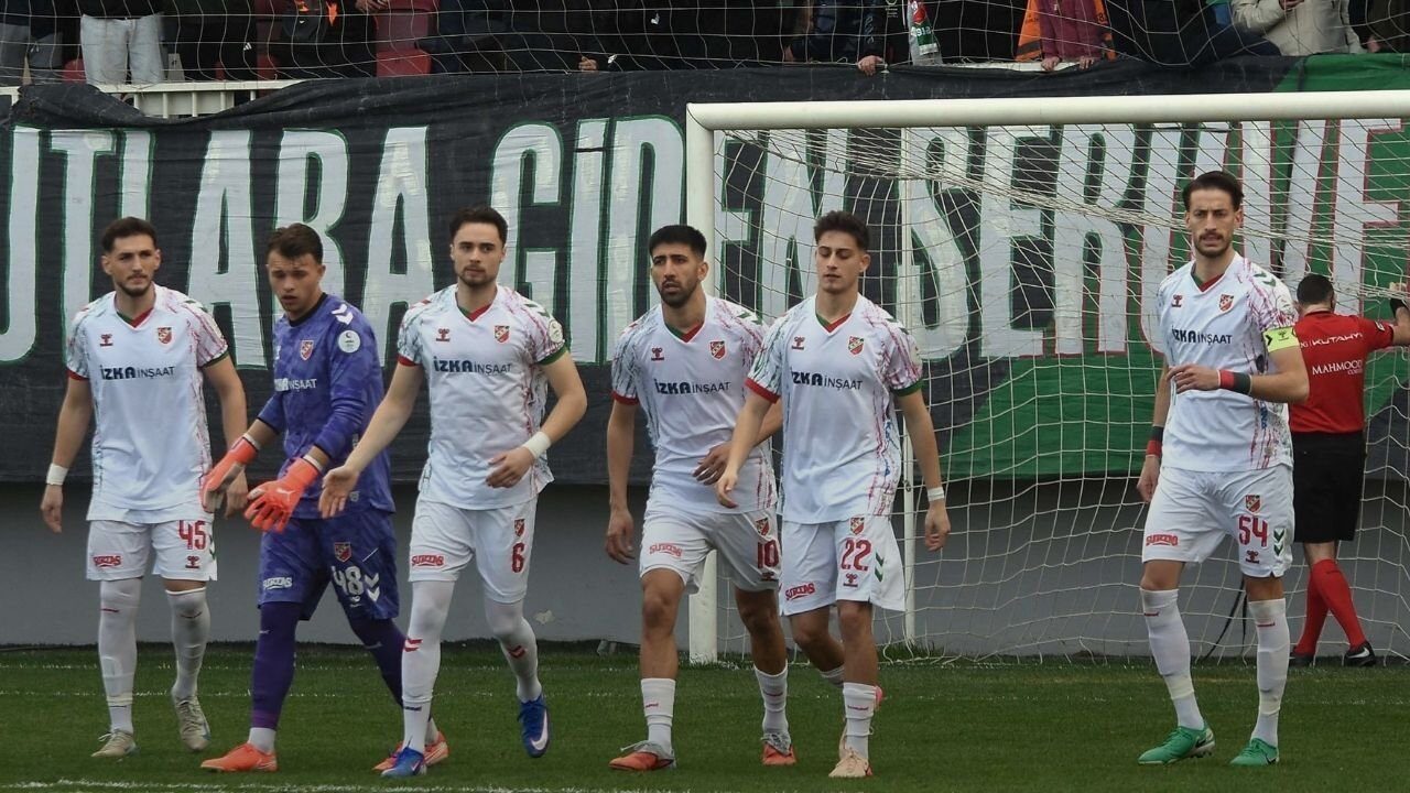 Karşıyaka’da Primler Yattı Mı? Takımın Morali Nasıl? Karşıyaka Prim Ödemeleri Hakkında Bilmeniz Gerekenler