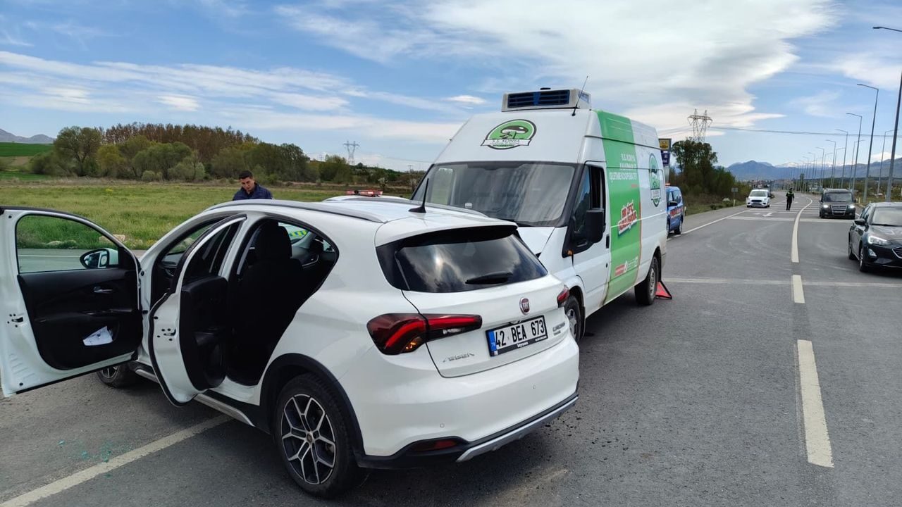Konya Seydişehir trafik kazası: Minibüs ile otomobil çarpıştı, yaralılar var mı?
